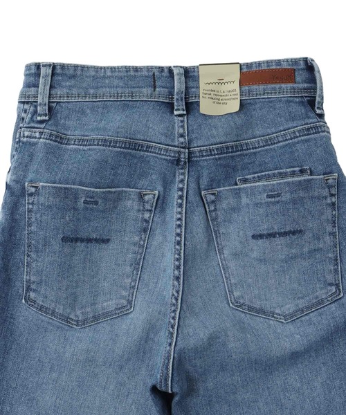 YANUK（ヤヌーク）の「YANUK / Bootcut Foggy Light Blue(ブーツカットデニム 57153341)（デニムパンツ・レディース・ブルー・23/25/24）」の13枚目の写真