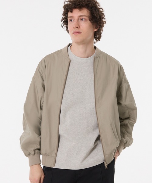 coca（coca）（コカ）の「ライトMA-1（MA-1・メンズ・ブラック/グレイッシュベージュ・L/M/XL）」の2枚目の写真