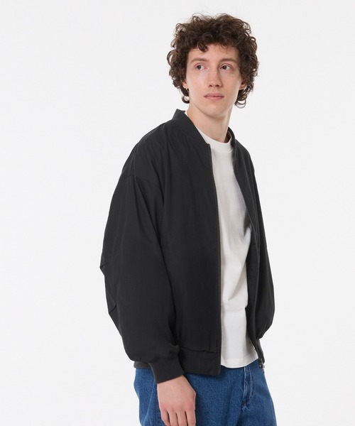 coca（coca）（コカ）の「ライトMA-1（MA-1・メンズ・ブラック/グレイッシュベージュ・L/M/XL）」の4枚目の写真