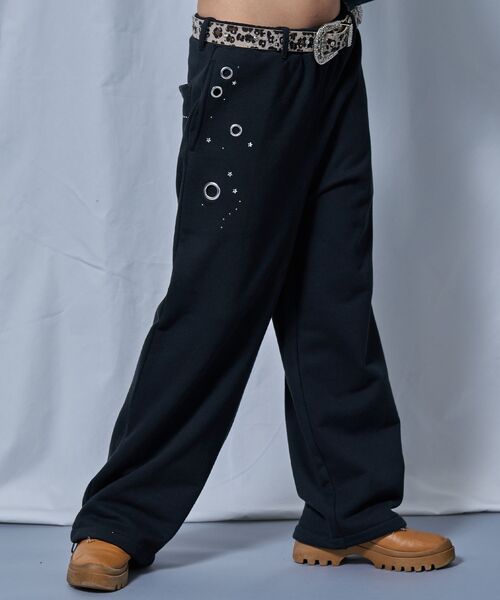 SEQUENZ(シークエンズ)の「※WEB限定 / セットアップ対応 / レディースラインストーンスウェットパンツ / sqnz rhinestone & eyelet sweat pants(その他パンツ・レディース・グレー/ダークネイビー/ライトピンク/ブラック・LARGE/MEDIUM/SMALL)」の6枚目の写真