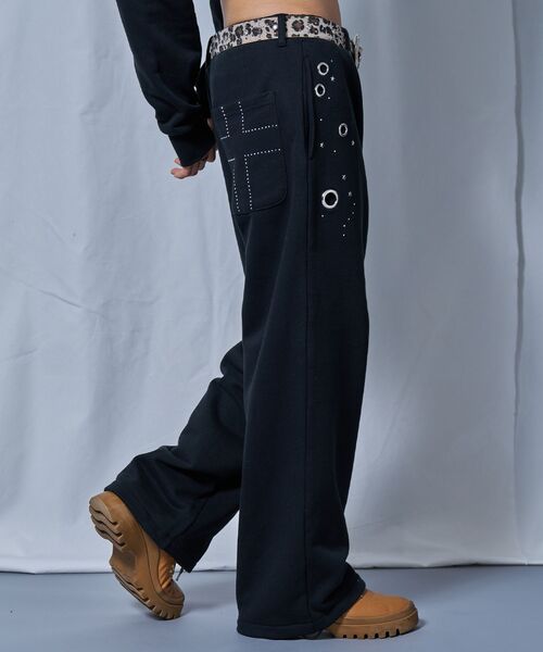 SEQUENZ(シークエンズ)の「※WEB限定 / セットアップ対応 / レディースラインストーンスウェットパンツ / sqnz rhinestone & eyelet sweat pants(その他パンツ・レディース・グレー/ダークネイビー/ライトピンク/ブラック・LARGE/MEDIUM/SMALL)」の7枚目の写真