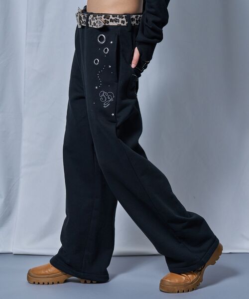 SEQUENZ(シークエンズ)の「※WEB限定 / セットアップ対応 / レディースラインストーンスウェットパンツ / sqnz rhinestone & eyelet sweat pants(その他パンツ・レディース・グレー/ダークネイビー/ライトピンク/ブラック・LARGE/MEDIUM/SMALL)」の8枚目の写真