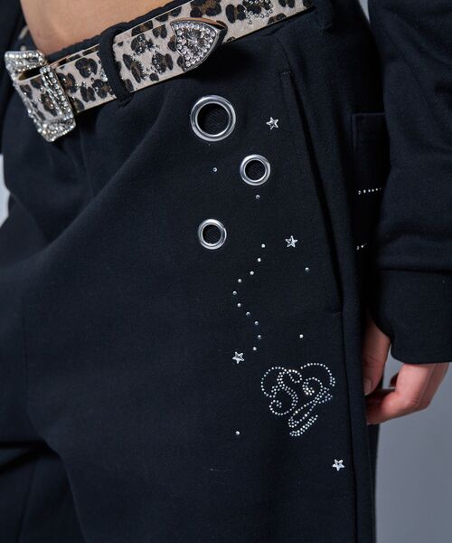 SEQUENZ(シークエンズ)の「※WEB限定 / セットアップ対応 / レディースラインストーンスウェットパンツ / sqnz rhinestone & eyelet sweat pants(その他パンツ・レディース・グレー/ダークネイビー/ライトピンク/ブラック・LARGE/MEDIUM/SMALL)」の14枚目の写真