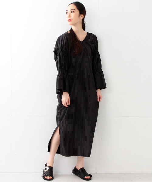 Ray BEAMS（レイビームス）の「RBS / バック ツイスト ロングワンピース（ワンピース・レディース・ブラック/ベージュ・ONE SIZE）」の8枚目の写真