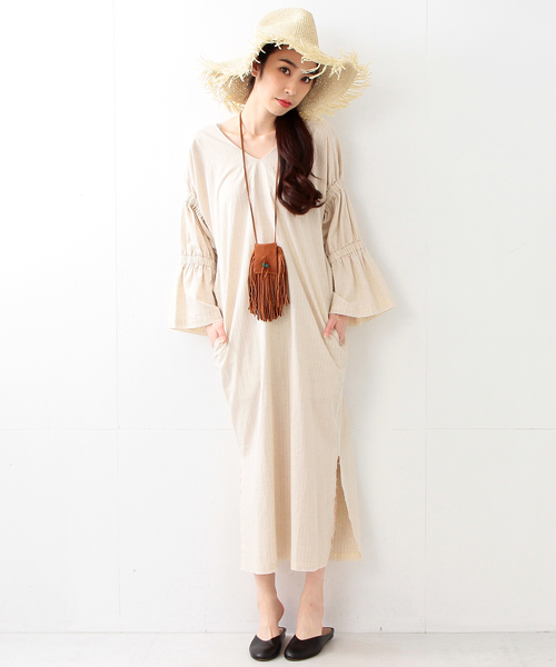 Ray BEAMS（レイビームス）の「RBS / バック ツイスト ロングワンピース（ワンピース・レディース・ブラック/ベージュ・ONE SIZE）」の9枚目の写真