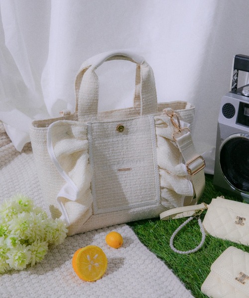 JILL by JILL STUART（ジルバイジルスチュアート）の「パステルツイードフレームフリルトートバッグ（トートバッグ・レディース・ブルー/ピンク/パープル/イエロー・FREE）」の4枚目の写真