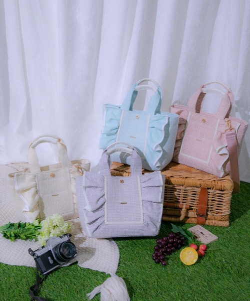 JILL by JILL STUART（ジルバイジルスチュアート）の「パステルツイードフレームフリルトートバッグ（トートバッグ・レディース・ブルー/ピンク/パープル/イエロー・FREE）」の2枚目の写真
