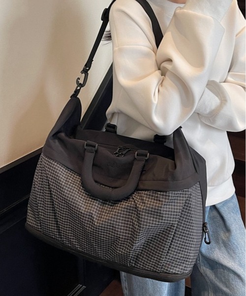 lit.Cy(リットシー)の「リップストップ 配色 2WAY トラベルボストンバッグ(ボストンバッグ・レディース・ブラック/オレンジ/グレー・FREE)」の4枚目の写真