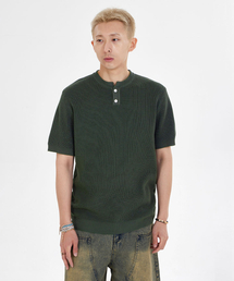 MAKEITTO（メイキット）の「ヘンリーネックワッフル半袖Tシャツ_ダークグリーン（ポロシャツ）」