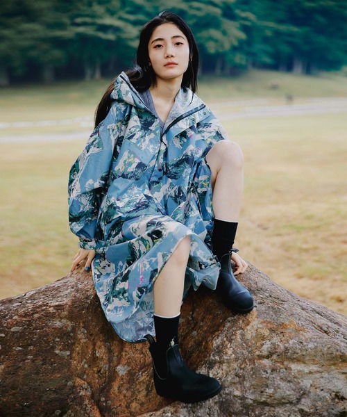KiU(キウ)の「【FUJI ROCK FESTIVAL‘26 × KiU】キウスタンダードレインポンチョ(レインコート/ポンチョ・メンズ・ブラック系その他/ブルー系その他・FREE)」の8枚目の写真