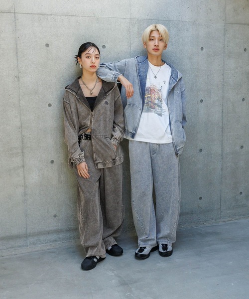 PBLIM（ページボーイリム）の「《UNISEX/まるでデニム見え！/紫外線カット/ストレッチ》マルデニイージーワイドパンツ（デニムパンツ・レディース・ブラック/ブルー・LARGE/MEDIUM）」の4枚目の写真