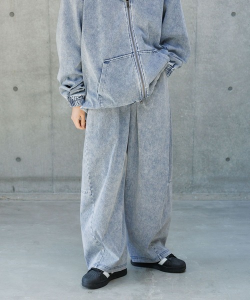 PBLIM（ページボーイリム）の「《UNISEX/まるでデニム見え！/紫外線カット/ストレッチ》マルデニイージーワイドパンツ（デニムパンツ・レディース・ブラック/ブルー・LARGE/MEDIUM）」の22枚目の写真