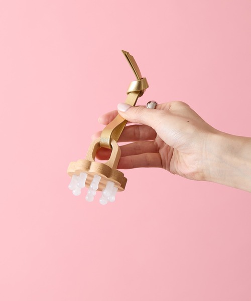 HASHIBAMI（ハシバミ）の「【HASHIBAMI】天然石 フラワー カッサチャーム（キーホルダー・レディース・ピンク/ホワイト・FREE）」の3枚目の写真