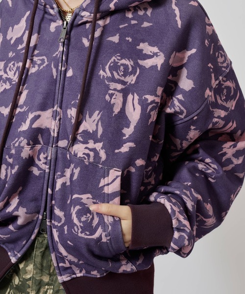 atmos pink(アトモスピンク)の「atmos pink Rose Camouflage Zip-up Hoodie / アトモス ピンク ローズ カモフラージュ ジップアップ フーディ(パーカー・レディース・ピンク/カーキ・FREE)」の4枚目の写真