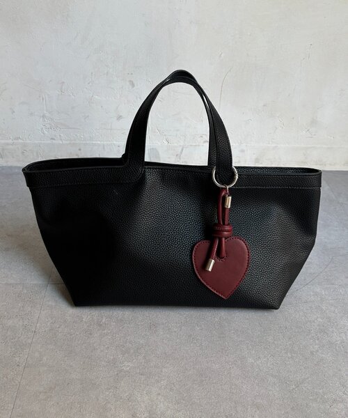 DouDou（ドゥドゥ）の「ハートチャーム付トートバッグ（ショルダーバッグ・レディース・オフホワイト/ブラック・FREE）」の21枚目の写真