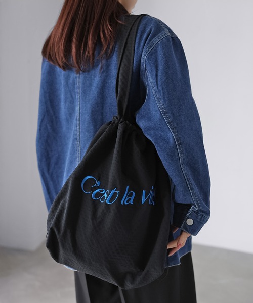 Riberry(リベリー)の「ロゴ刺繍巾着トートバッグ(トートバッグ・レディース・ブラック/グレー/パープル/グリーン/アイボリー・FREE)」の2枚目の写真