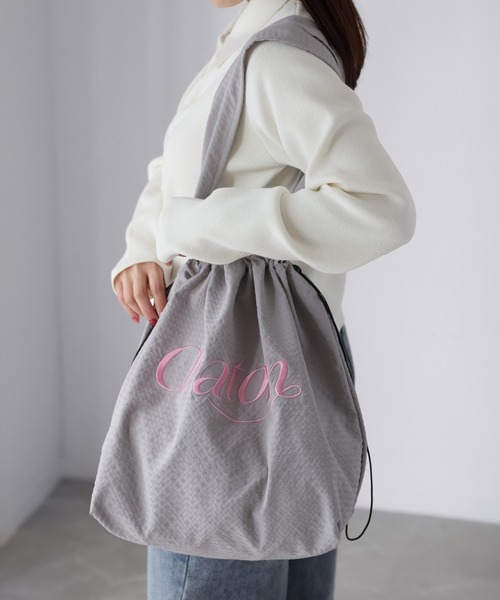 Riberry(リベリー)の「ロゴ刺繍巾着トートバッグ(トートバッグ・レディース・ブラック/グレー/パープル/グリーン/アイボリー・FREE)」の16枚目の写真