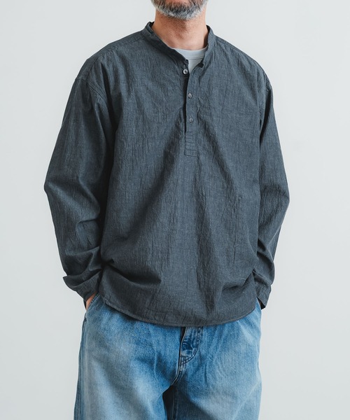 quadro（クオドロ）の「コットン裾ダーツプルオーバーシャツ（シャツ/ブラウス・メンズ・ブラック/ライトグレー/ホワイト・LARGE/MEDIUM）」の3枚目の写真