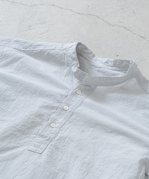 quadro（クオドロ）の「コットン裾ダーツプルオーバーシャツ（シャツ/ブラウス・メンズ・ブラック/ライトグレー/ホワイト・LARGE/MEDIUM）」の6枚目の写真