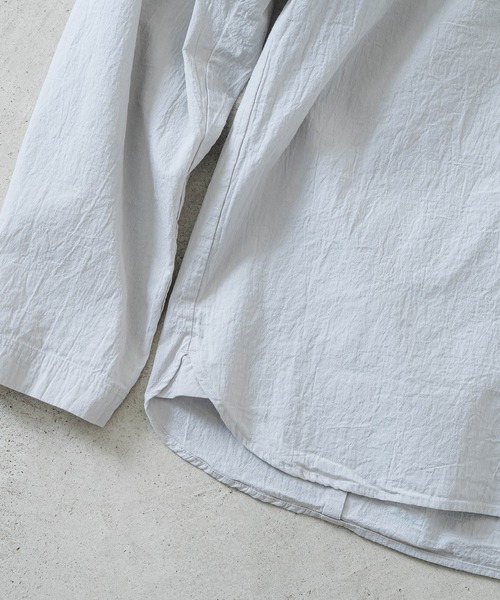 quadro（クオドロ）の「コットン裾ダーツプルオーバーシャツ（シャツ/ブラウス・メンズ・ブラック/ライトグレー/ホワイト・LARGE/MEDIUM）」の10枚目の写真