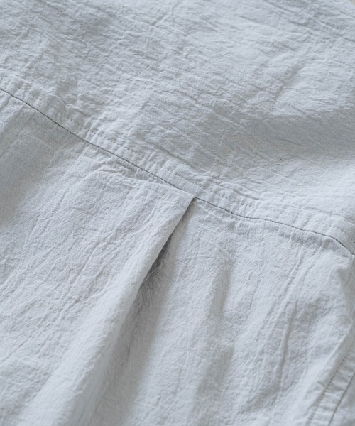 quadro（クオドロ）の「コットン裾ダーツプルオーバーシャツ（シャツ/ブラウス・メンズ・ブラック/ライトグレー/ホワイト・LARGE/MEDIUM）」の12枚目の写真