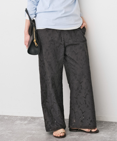 Spick & Span（スピックアンドスパン）の「TICCA / ティッカ フラワーレースパンツ（その他パンツ・レディース・チャコールグレー/ホワイト・FREE）」の2枚目の写真