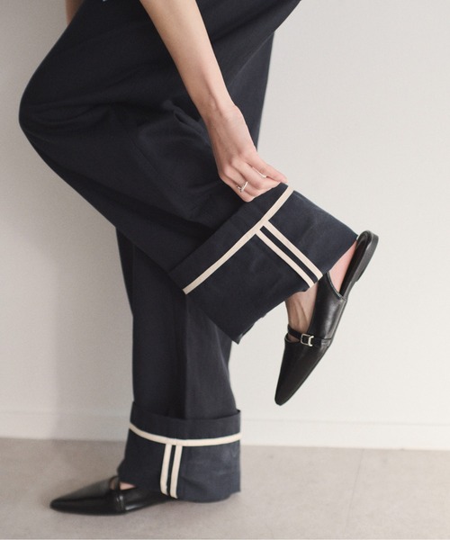 SOYEN（ソイエン）の「ロールアップパイピングワイドパンツ（その他パンツ・レディース・ベージュ/ネイビー・F）」の11枚目の写真