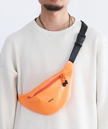 1/2 HALF（ニブンノイチハーフ）の「ウエストバッグ（ボディバッグ/ウエストポーチ）」