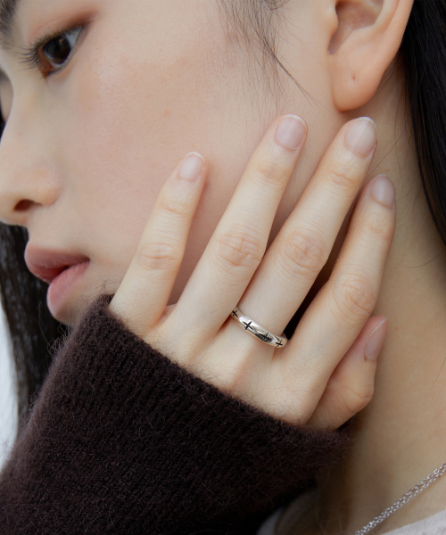 BYWEEKEND（バイウィーケンド）の「Nuel ring（リング・レディース・シルバー・SMALL/LARGE）」の2枚目の写真