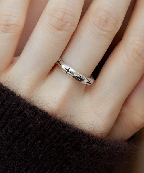 BYWEEKEND（バイウィーケンド）の「Nuel ring（リング・レディース・シルバー・SMALL/LARGE）」の3枚目の写真
