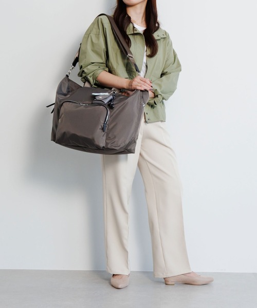 ace.(エース)の「トートバッグ フィカス 30L ace.×HAyU 19107(トートバッグ・レディース・ブラック/ライトグレー/チャコール・FREE)」の12枚目の写真