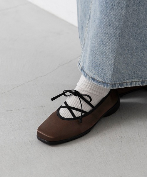 menue(メヌエ)の「スクエアトゥ サテン バレエスニーカー(スニーカー・レディース・ブラック/ダークブラウン・24.0cm/23.5cm/23.0cm/22.5cm/24.5cm)」の19枚目の写真