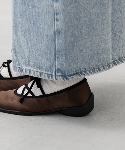 menue(メヌエ)の「スクエアトゥ サテン バレエスニーカー(スニーカー・レディース・ブラック/ダークブラウン・24.0cm/23.5cm/23.0cm/22.5cm/24.5cm)」の20枚目の写真