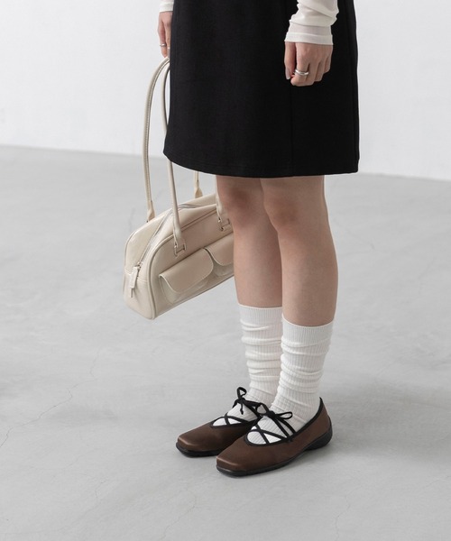 menue(メヌエ)の「スクエアトゥ サテン バレエスニーカー(スニーカー・レディース・ブラック/ダークブラウン・24.0cm/23.5cm/23.0cm/22.5cm/24.5cm)」の21枚目の写真