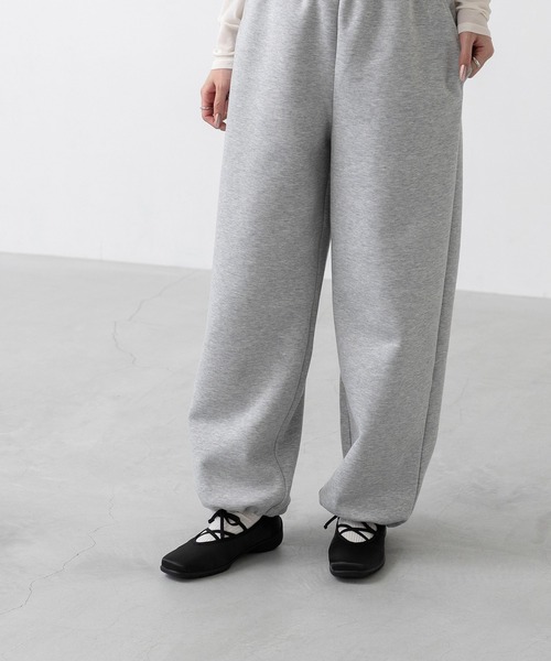 menue(メヌエ)の「スクエアトゥ サテン バレエスニーカー(スニーカー・レディース・ブラック/ダークブラウン・24.0cm/23.5cm/23.0cm/22.5cm/24.5cm)」の6枚目の写真