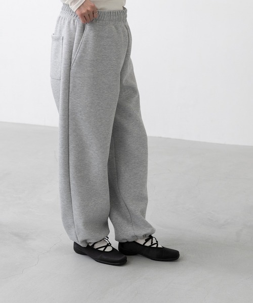 menue(メヌエ)の「スクエアトゥ サテン バレエスニーカー(スニーカー・レディース・ブラック/ダークブラウン・24.0cm/23.5cm/23.0cm/22.5cm/24.5cm)」の7枚目の写真