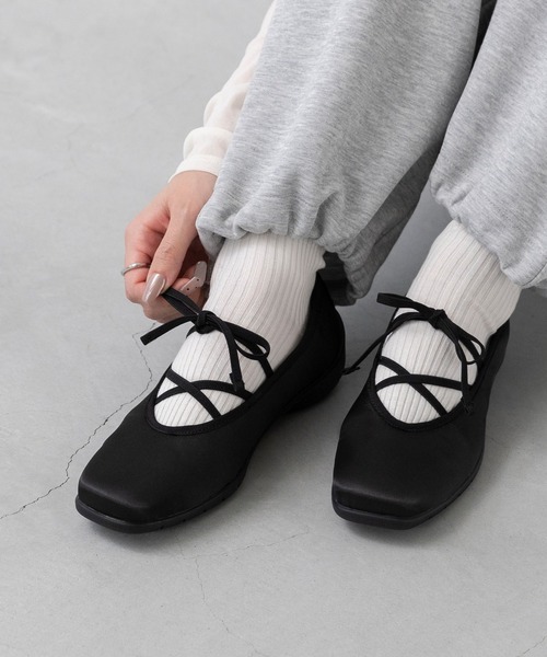 menue(メヌエ)の「スクエアトゥ サテン バレエスニーカー(スニーカー・レディース・ブラック/ダークブラウン・24.0cm/23.5cm/23.0cm/22.5cm/24.5cm)」の15枚目の写真