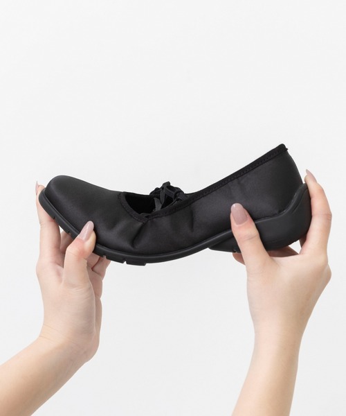 menue(メヌエ)の「スクエアトゥ サテン バレエスニーカー(スニーカー・レディース・ブラック/ダークブラウン・24.0cm/23.5cm/23.0cm/22.5cm/24.5cm)」の16枚目の写真