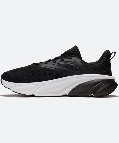 UNDER ARMOUR(アンダーアーマー)の「UAローグ6 ワイド(ランニング/メンズ)(スニーカー・メンズ・ブラック・28.5cm/25.0cm/26.5cm/27.5cm/28.0cm/26.0cm/27.0cm/25.5cm/29.0cm/29.5cm)」の2枚目の写真