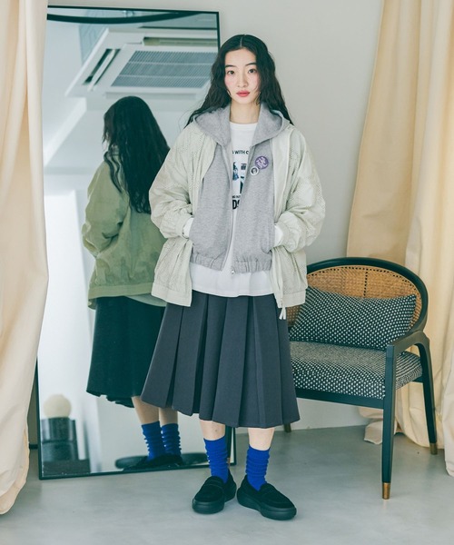 niko and...（ニコアンド）の「缶バッジダブルジップフードベスト（ベスト・レディース・ネイビー/グレー・LARGE/MEDIUM）」の3枚目の写真