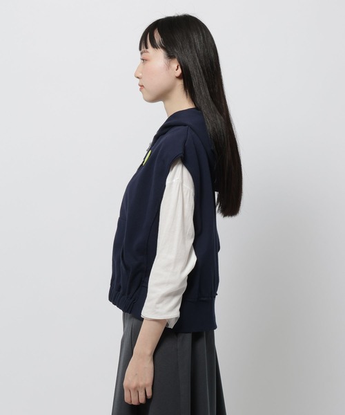 niko and...（ニコアンド）の「缶バッジダブルジップフードベスト（ベスト・レディース・ネイビー/グレー・LARGE/MEDIUM）」の21枚目の写真