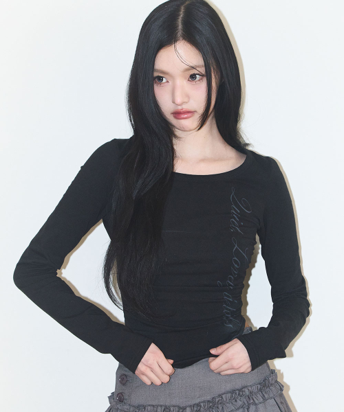 ILLIGO(イリゴ)の「レタリングスリムシャーリングロングスリーブブラック(Tシャツ/カットソー・レディース・その他・SMALL/MEDIUM)」の3枚目の写真