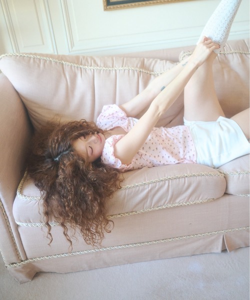 chernyy(チェルニー)の「floral puff sleeve tee / 小花柄パフTシャツ(Tシャツ/カットソー・レディース・ピンク/ホワイト・LARGE/MEDIUM/SMALL)」の15枚目の写真