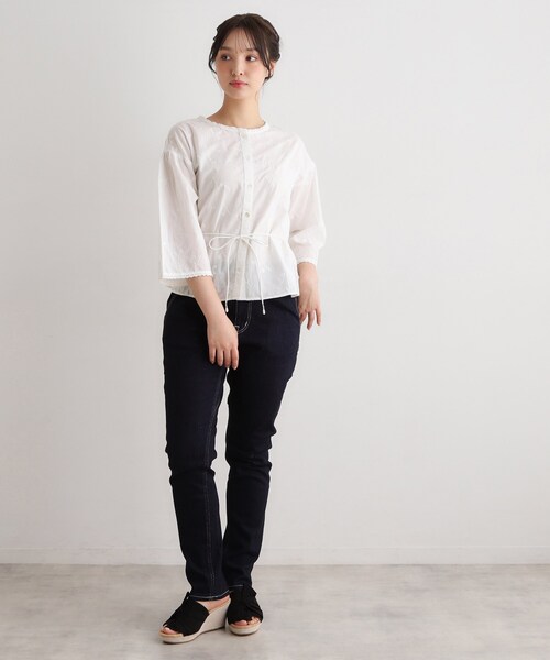 LAURA ASHLEY(ローラアシュレイ)の「【コットン100%/洗える/インド製】総柄刺繍ブラウス(シャツ/ブラウス・レディース・オフホワイト/グリーン系・40/38)」の5枚目の写真
