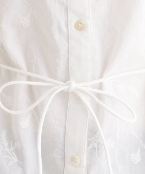 LAURA ASHLEY(ローラアシュレイ)の「【コットン100%/洗える/インド製】総柄刺繍ブラウス(シャツ/ブラウス・レディース・オフホワイト/グリーン系・40/38)」の6枚目の写真