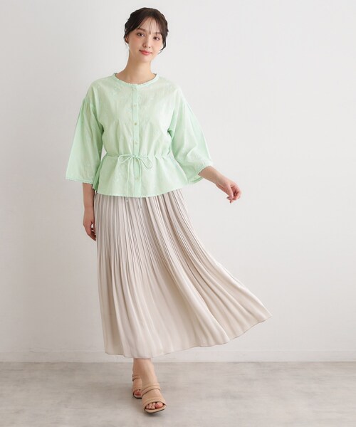 LAURA ASHLEY(ローラアシュレイ)の「【コットン100%/洗える/インド製】総柄刺繍ブラウス(シャツ/ブラウス・レディース・オフホワイト/グリーン系・40/38)」の9枚目の写真