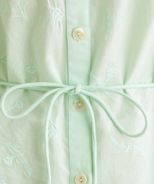 LAURA ASHLEY(ローラアシュレイ)の「【コットン100%/洗える/インド製】総柄刺繍ブラウス(シャツ/ブラウス・レディース・オフホワイト/グリーン系・40/38)」の10枚目の写真