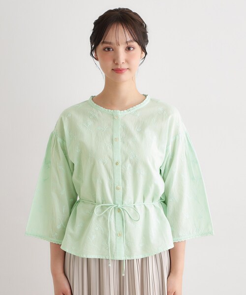 LAURA ASHLEY(ローラアシュレイ)の「【コットン100%/洗える/インド製】総柄刺繍ブラウス(シャツ/ブラウス・レディース・オフホワイト/グリーン系・40/38)」の11枚目の写真