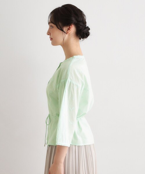 LAURA ASHLEY(ローラアシュレイ)の「【コットン100%/洗える/インド製】総柄刺繍ブラウス(シャツ/ブラウス・レディース・オフホワイト/グリーン系・40/38)」の12枚目の写真