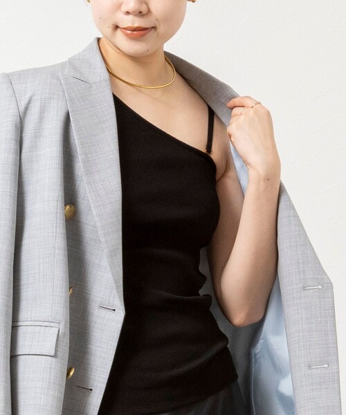 NOLLEY’S Sophi（ノーリーズソフィ）の「ウォッシャブルカップ付ワンショルタンクトップ（タンクトップ・レディース・カーキ/ブラック/オフホワイト・38）」の2枚目の写真